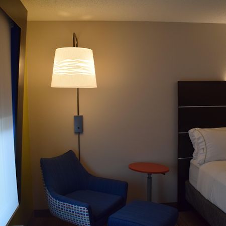Holiday Inn Express & Suites Sparta Екстериор снимка