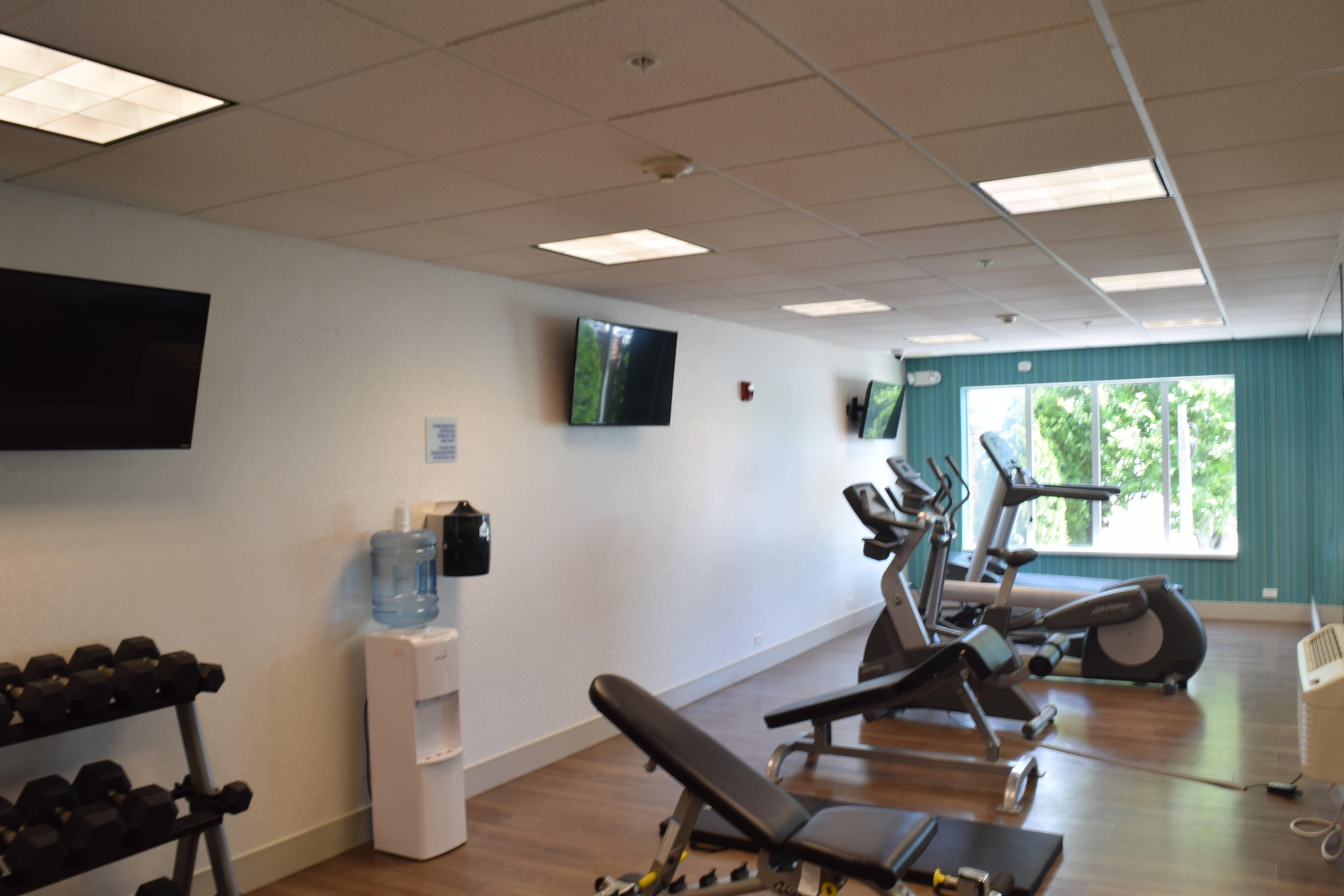 Holiday Inn Express & Suites Sparta Екстериор снимка