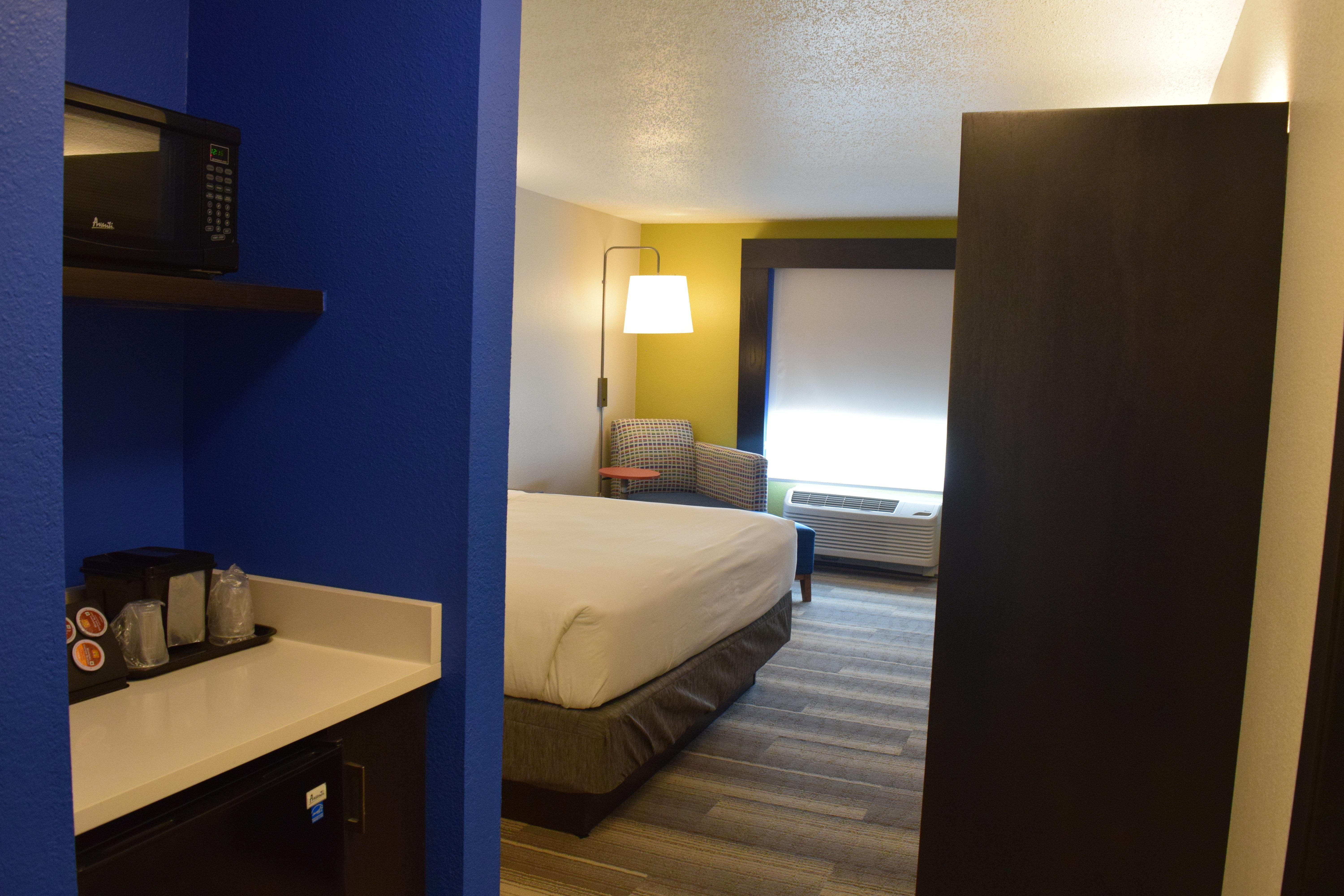 Holiday Inn Express & Suites Sparta Екстериор снимка
