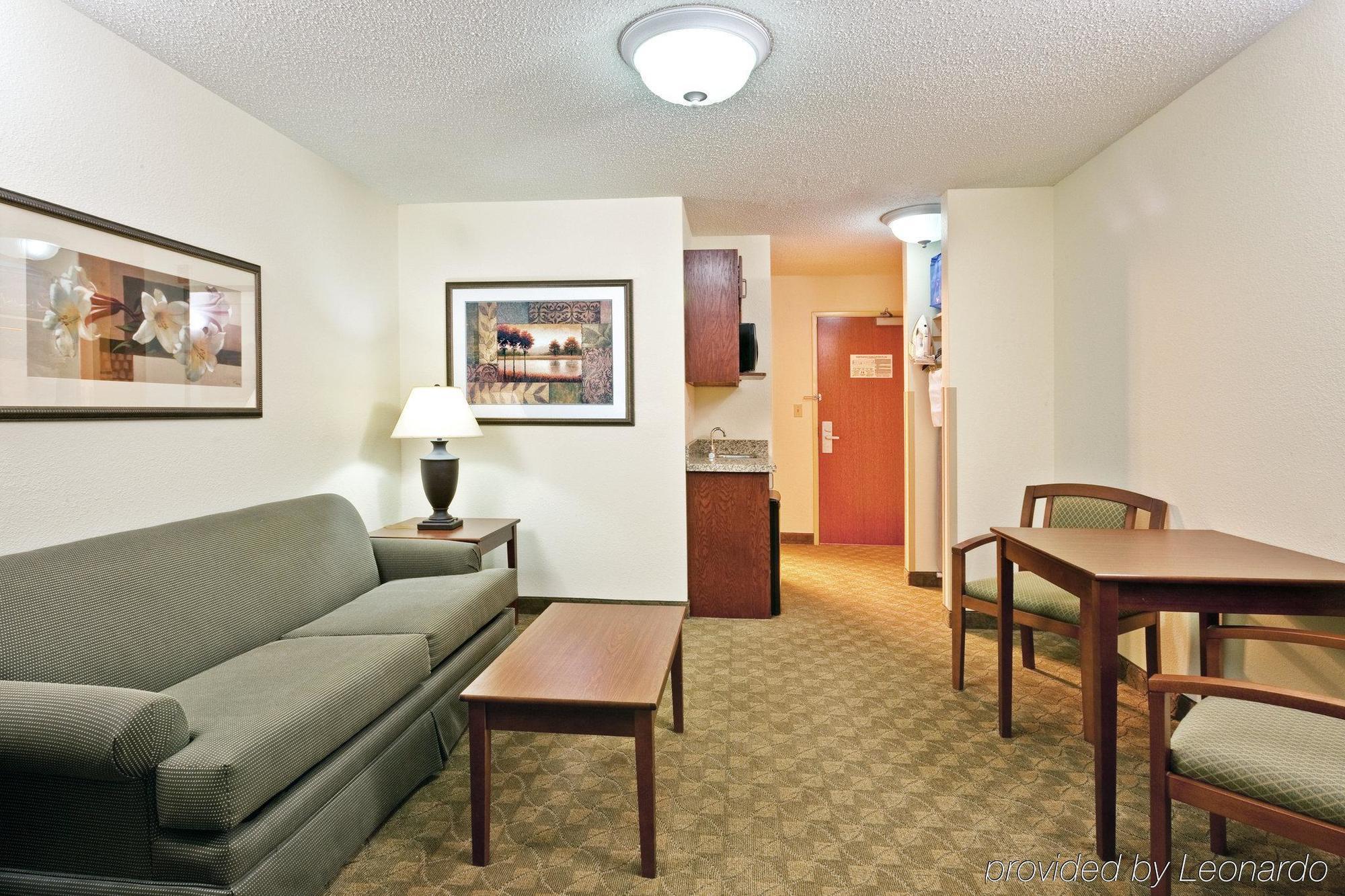 Holiday Inn Express & Suites Sparta Стая снимка
