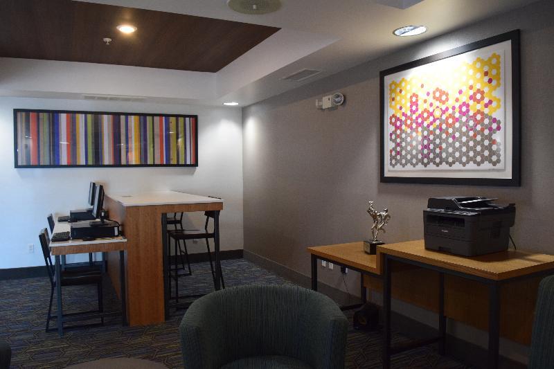 Holiday Inn Express & Suites Sparta Екстериор снимка